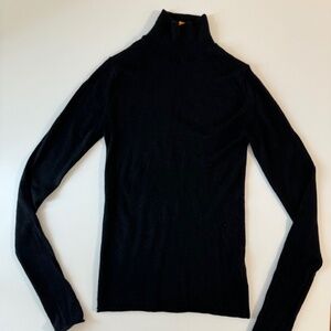 Guest in Residence Cashmere Turtleneck